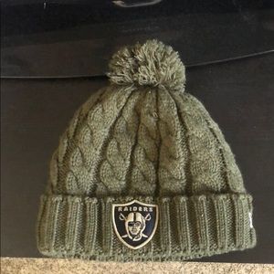 Raider beanie women’s.